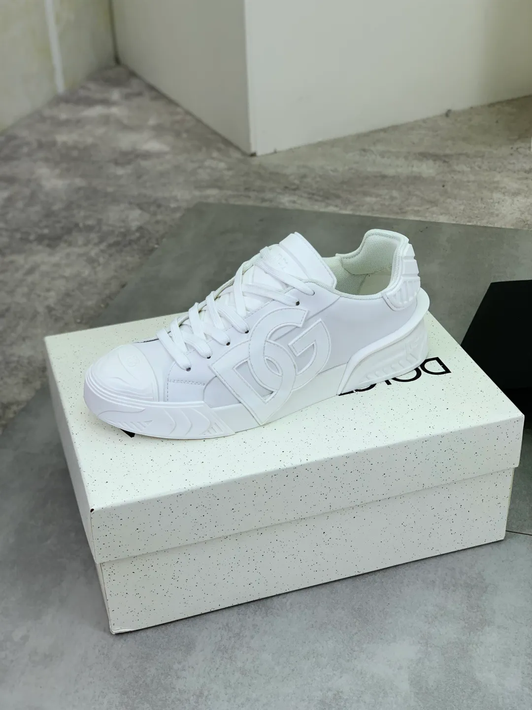 Men's shoes 💰P580💰 [New model] The latest hot style, top original quality, the official website synchronized with "DOLCE&GABBANA [Dolce & Gabbana] ~ High Quality." Effect Low-top casual DG men's shoes, loved by many celebrities, using high-end imported first-layer calfskin splicing logo design + cowhide feet, simple and elegant, perfectly interpreting the latest inspiration for shoes, integrating classics and fashion, luxury dreams, leading fashion Suitable for drivers, light and comfortable to drive, light and breathable for outdoor travel, high-end quality, trustworthy, 5️⃣color🉑️choice! Code number: 38-46